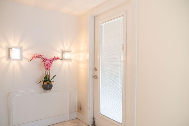 3180 NE 48th Court 201, Lighthouse Point, FL 33064