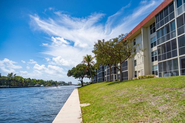 3180 NE 48th Court 201, Lighthouse Point, FL 33064