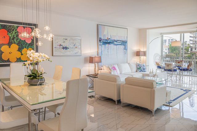 3180 NE 48th Court 201, Lighthouse Point, FL 33064