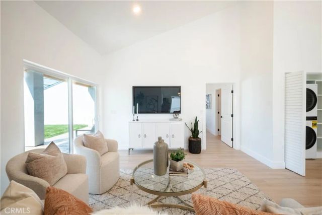 1933 Fanwood, Long Beach, CA 90815