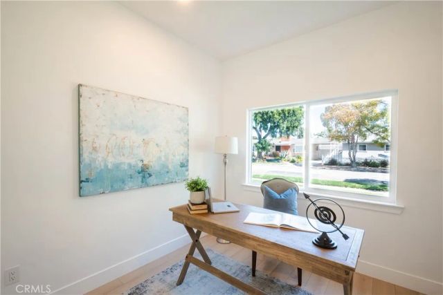 1933 Fanwood, Long Beach, CA 90815