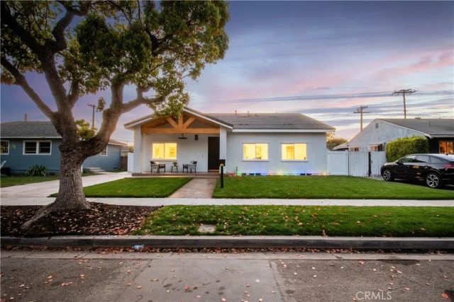 1933 Fanwood, Long Beach, CA 90815