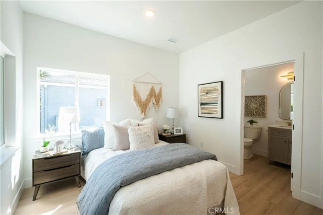 1933 Fanwood, Long Beach, CA 90815