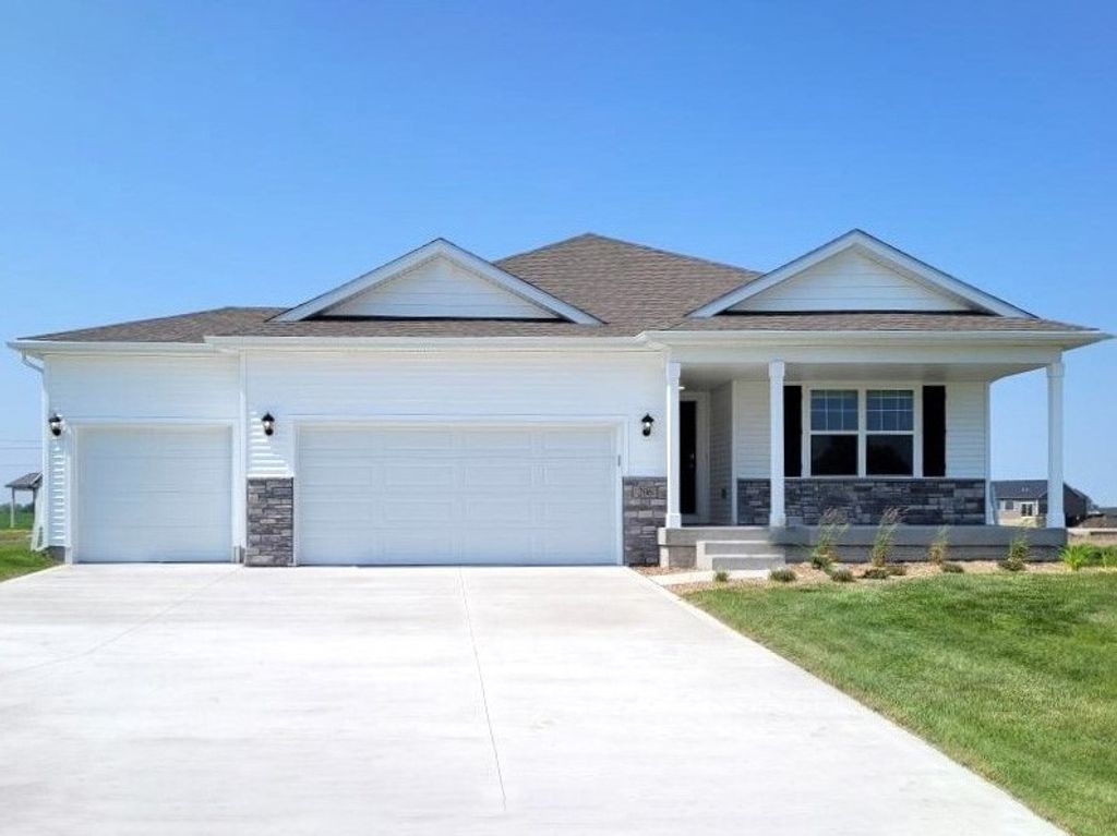 10259 NW 68th Avenue, Johnston, IA 50131