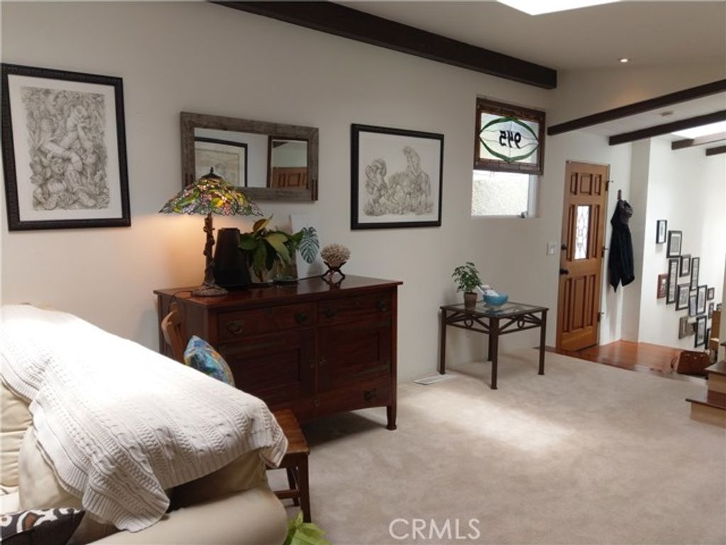 945 Park Ave, Laguna Beach, CA 92651