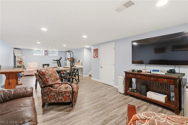 26901 N Woodland Road, Beachwood, OH 44122