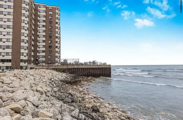 7337 S South Shore Drive 216, Chicago, IL 60649