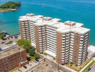 7337 S South Shore Drive 216, Chicago, IL 60649