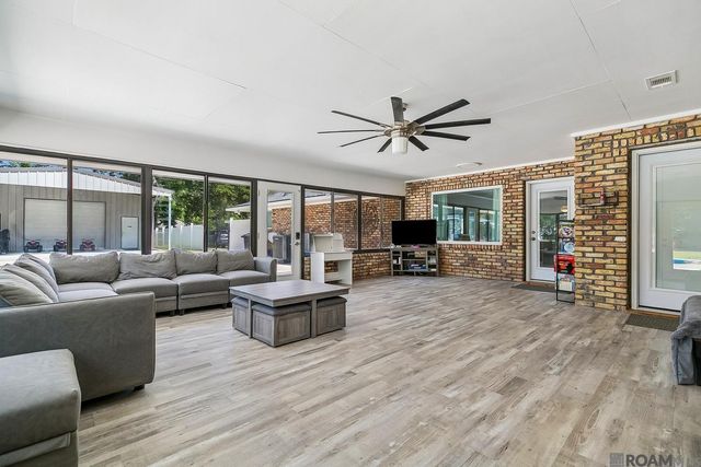 6747 Chaparral Pl, Greenwell Springs, LA 70739