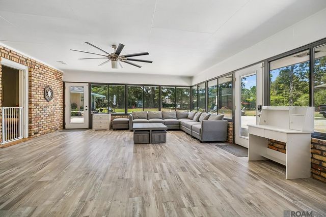 6747 Chaparral Pl, Greenwell Springs, LA 70739
