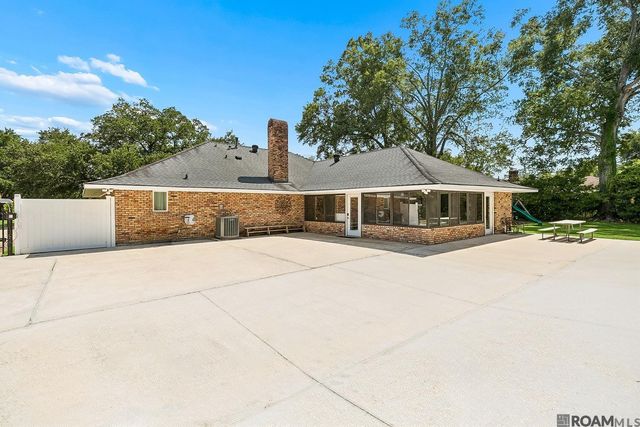 6747 Chaparral Pl, Greenwell Springs, LA 70739