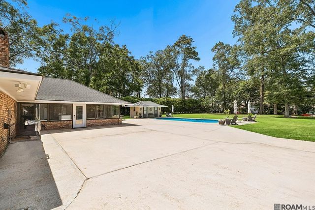 6747 Chaparral Pl, Greenwell Springs, LA 70739
