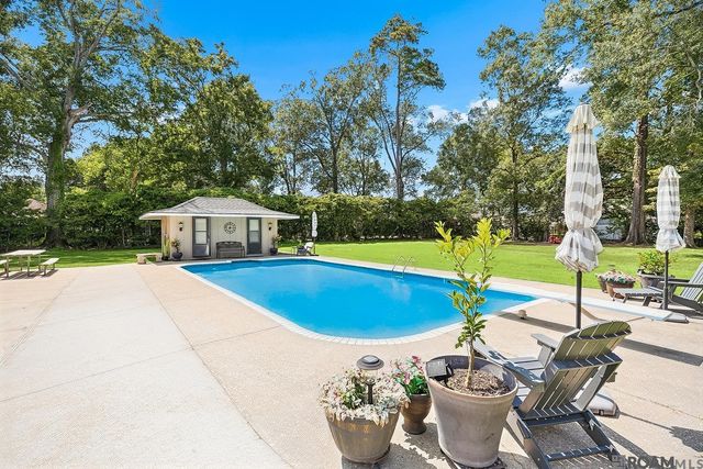 6747 Chaparral Pl, Greenwell Springs, LA 70739