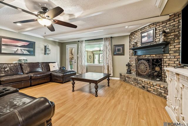 6747 Chaparral Pl, Greenwell Springs, LA 70739
