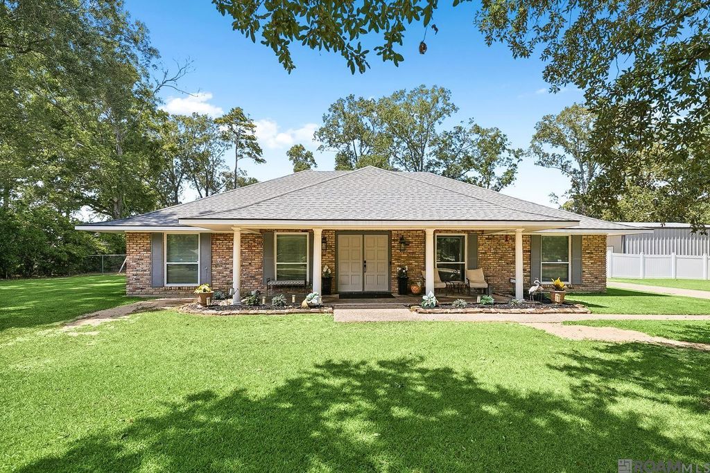 6747 Chaparral Pl, Greenwell Springs, LA 70739
