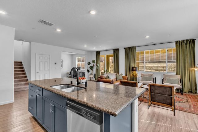 909 Valencia St, Lincoln, CA 95648