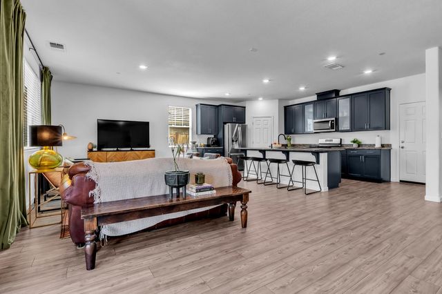 909 Valencia St, Lincoln, CA 95648