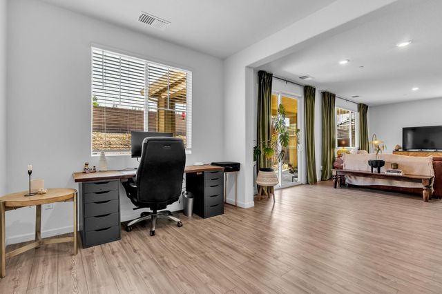909 Valencia St, Lincoln, CA 95648