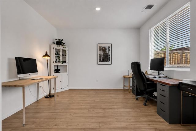 909 Valencia St, Lincoln, CA 95648