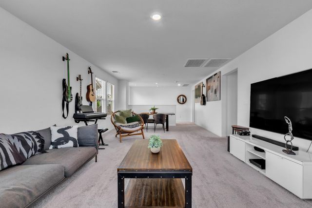 909 Valencia St, Lincoln, CA 95648