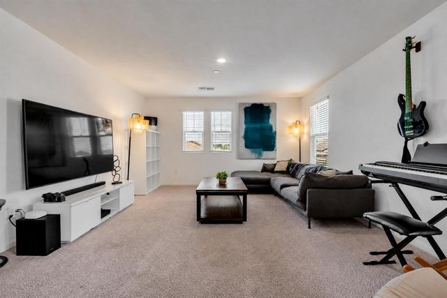 909 Valencia St, Lincoln, CA 95648