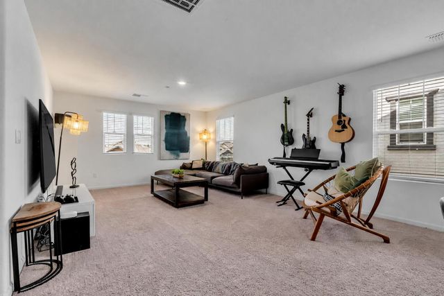 909 Valencia St, Lincoln, CA 95648