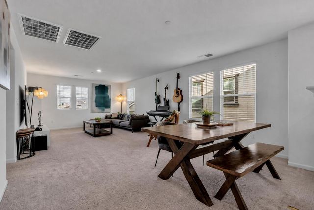 909 Valencia St, Lincoln, CA 95648