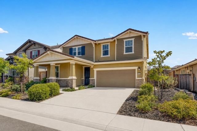 909 Valencia St, Lincoln, CA 95648
