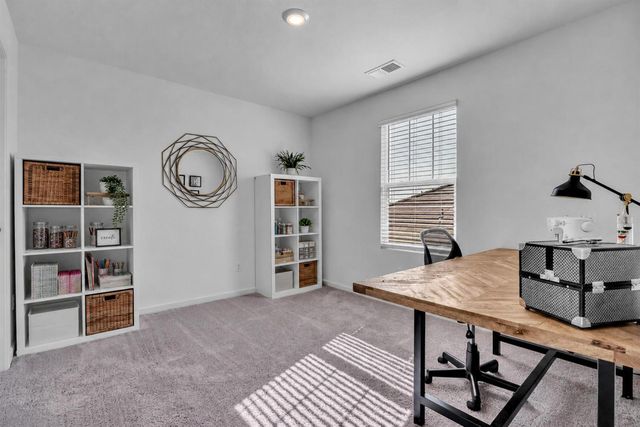 909 Valencia St, Lincoln, CA 95648