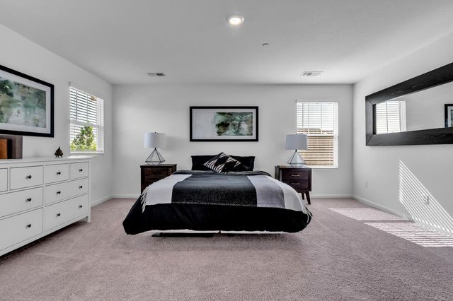 909 Valencia St, Lincoln, CA 95648