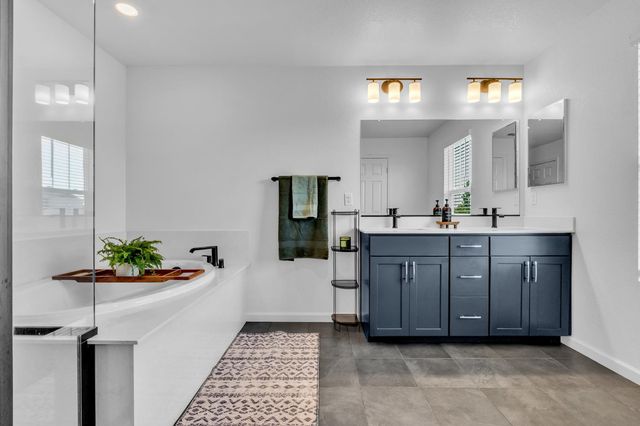 909 Valencia St, Lincoln, CA 95648