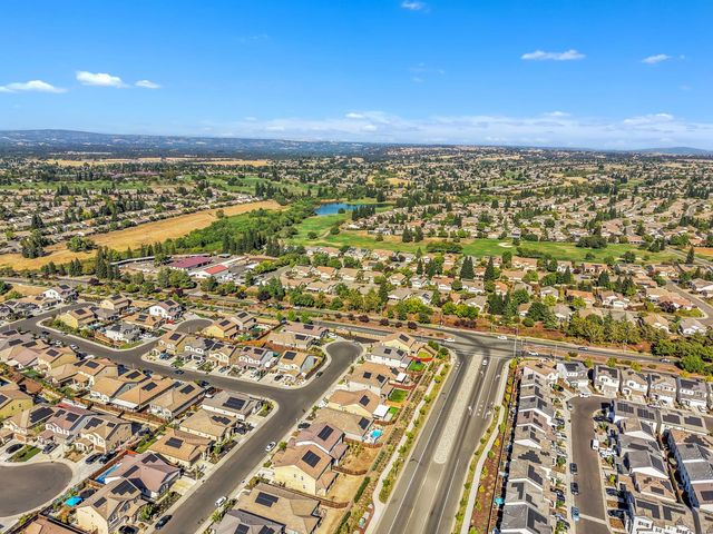 909 Valencia St, Lincoln, CA 95648