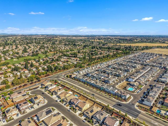 909 Valencia St, Lincoln, CA 95648