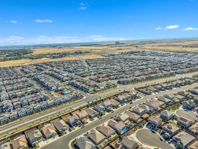 909 Valencia St, Lincoln, CA 95648