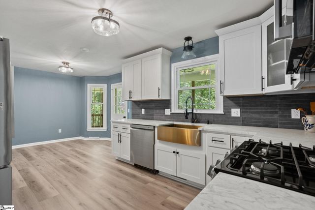 201 Hillpine Drive, Simpsonville, SC 29681