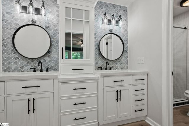 201 Hillpine Drive, Simpsonville, SC 29681
