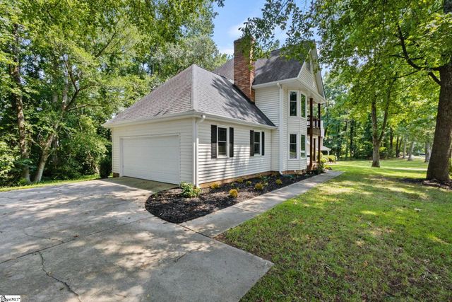 201 Hillpine Drive, Simpsonville, SC 29681