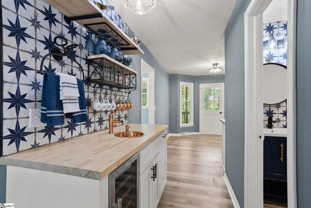 201 Hillpine Drive, Simpsonville, SC 29681