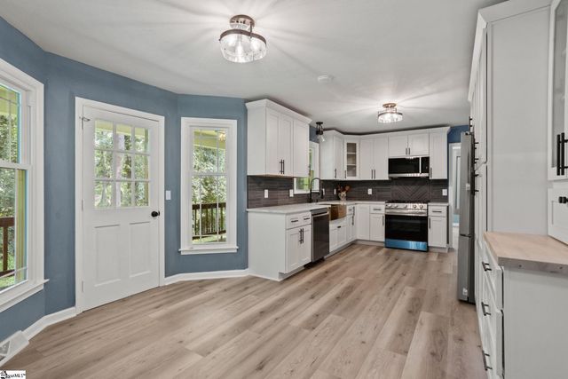 201 Hillpine Drive, Simpsonville, SC 29681