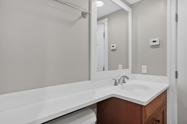 32 Lantern Ln, Burlington, MA 01803
