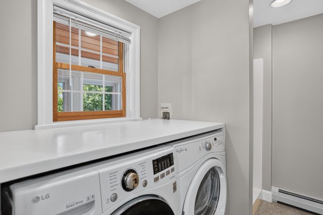 32 Lantern Ln, Burlington, MA 01803