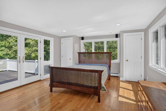 32 Lantern Ln, Burlington, MA 01803