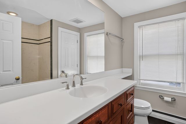 32 Lantern Ln, Burlington, MA 01803