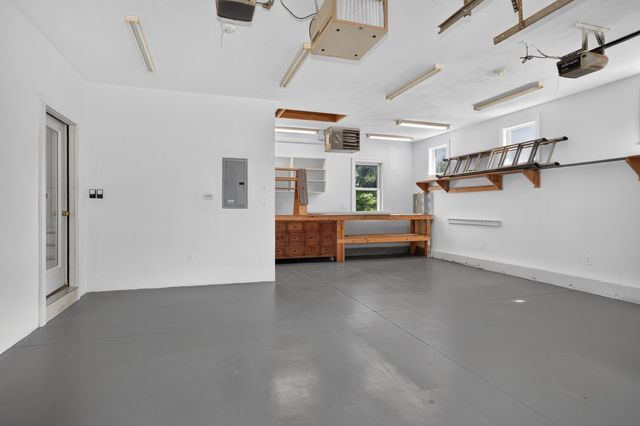 32 Lantern Ln, Burlington, MA 01803