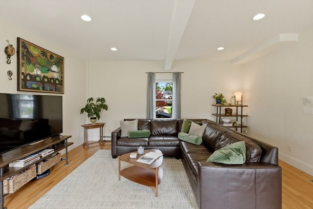 9 Suosso Lane, Plymouth, MA 02360