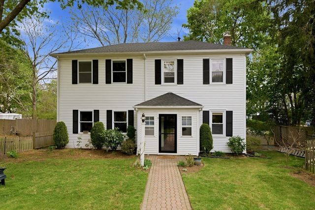 9 Suosso Lane, Plymouth, MA 02360