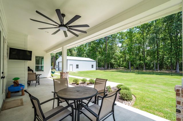 27284 Fairway Crossings Drive, Huffman, TX 77336