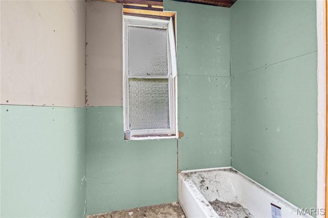 1207 Iona Avenue, St Louis, MO 63133