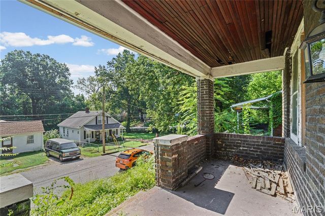 1207 Iona Avenue, St Louis, MO 63133