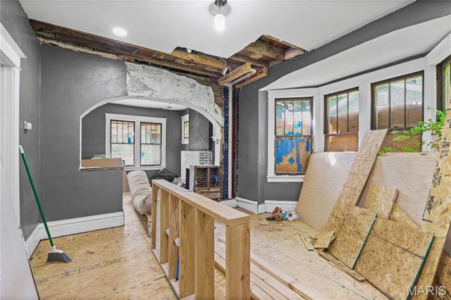 1207 Iona Avenue, St Louis, MO 63133